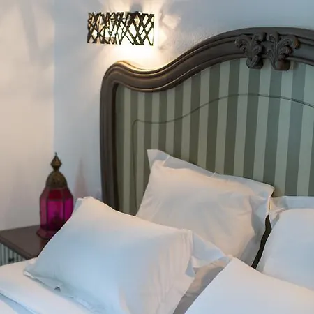 Maison Saint Florent بيت للعطل