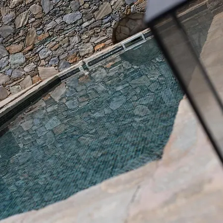 Maison Saint Florent بيت للعطل